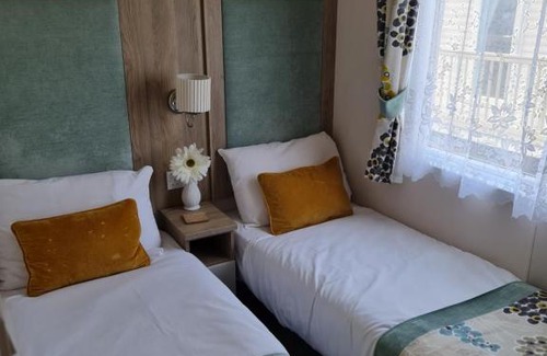 Chapel Saint Leonards Other | Cosy caravans Meadow lake Golden Palm Resort