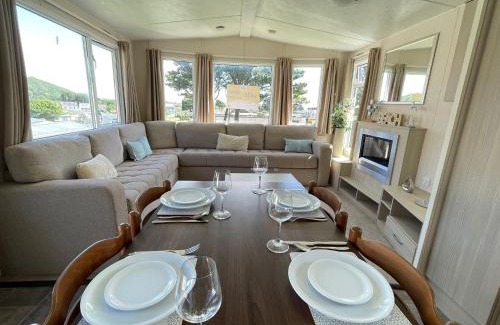 Pendine Resort | Cosy Caravan