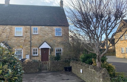 Chipping Campden House | Cosy Carol Cottage Just Off The High Street