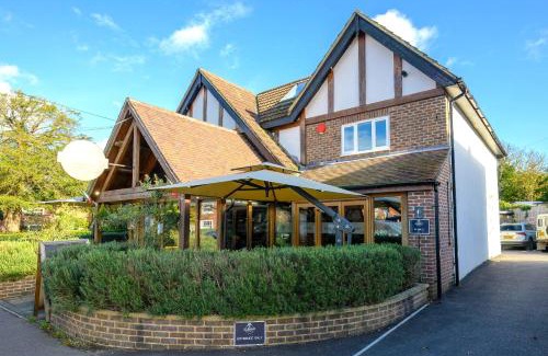 New Forest District Apartment | Cosy & Central Brockenhurst Flat, 2BR