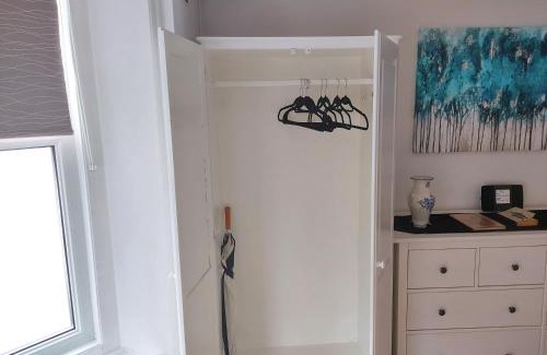 Canterbury Apartment | Cosy Central Canterbury - Modern Victorian