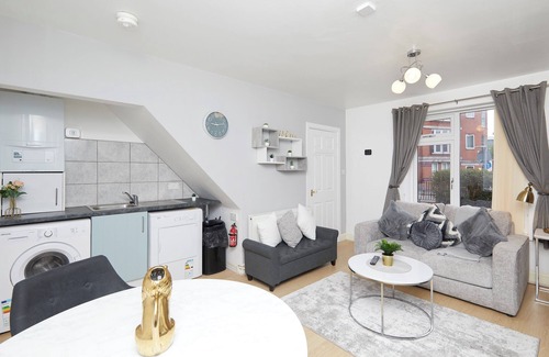 Nottingham City Centre House | Cosy Central Nottingham, 3 Bed House, 3 Bathrooms, 2x Parking