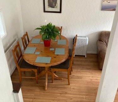 Port-Eynon House | Cosy coastal home - 5 mins walk from the beach