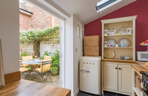 Deal Cottage | Cosy coastal retreat - 148 Middle Street