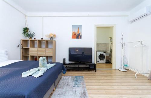 Csarnok negyed Apartment | Cosy Core Budapest w AC by NW