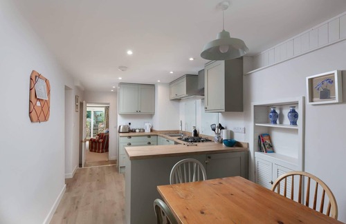 Wells House | Cosy Cottage in the Mendip Hills, Private Parking