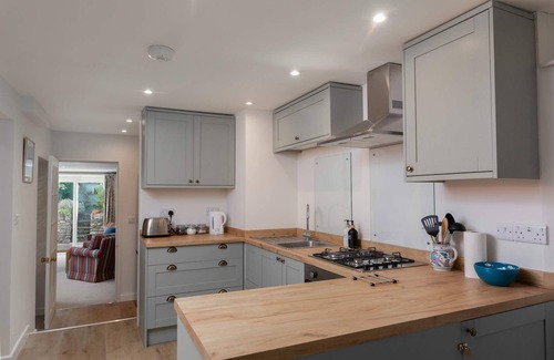 Wells House | Cosy Cottage in the Mendip Hills, Private Parking