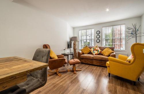 Topsham House | Cosy Cottage in Central Topsham with Parking