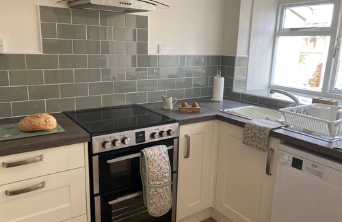 Axminster Cottage | Cosy Cottage in East Devon - parking onsite. Beaches and countryside close by.