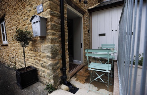 Chipping Norton Cottage | Cosy dog friendly cottage in the heart of Chipping Norton.