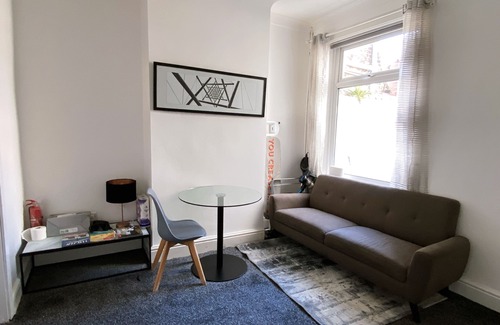 Salford House | Cosy Double Bed to Stay Salford Plab Samson centre