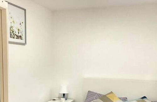 Cheetham Hill House | Cosy Double Private Bedroom in a shared house