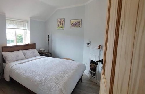 Crafthole House | Cosy double room in a seaside cottage