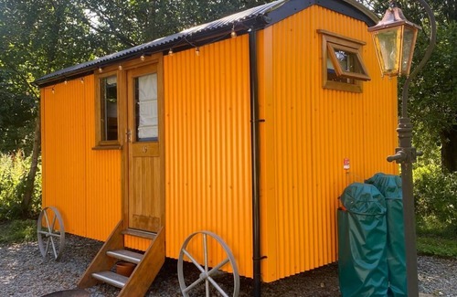 Higher Walton Cabin | Cosy en suite shepherd hut on the grounds of Historic building Samlesbury Hall
