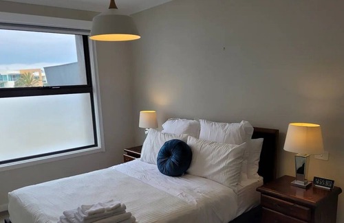 Christies Beach House | Cosy Family Townhouse - Beach Access & Localities