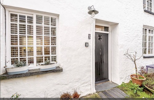 Aberdovey Cottage | Cosy Fisherman's Cottage in the very heart of Aberdovey -Pet Friendly