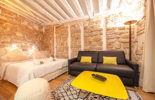 Bonne-Nouvelle Apartment | Cosy home in Paris Center - With AC