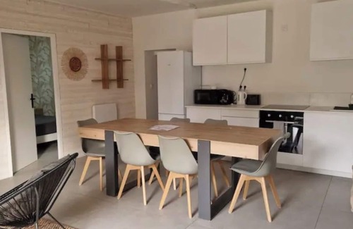 Saint-Michel-Chef-Chef House | Cosy house near the sea with Jacuzzi