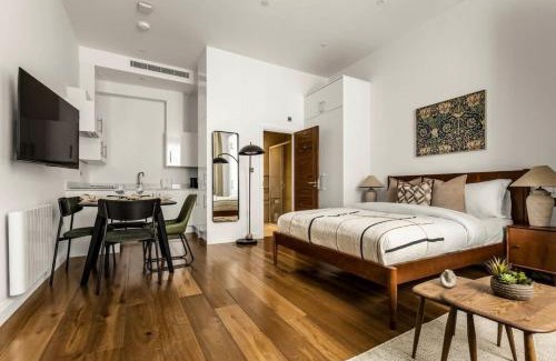 Campden Apartment | Cosy Kensington Studio