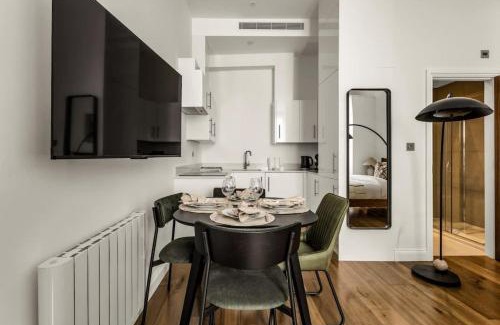 Campden Apartment | Cosy Kensington Studio