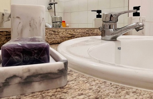 Toulouse West Apartment | Cosy large appartement close to metro, bus ! for single as well as family