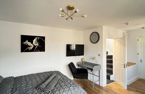 Walthamstow Apartment | Cosy London Apartment