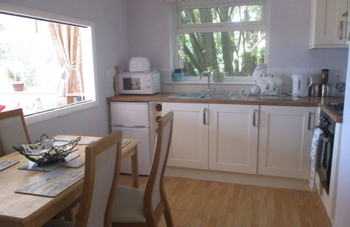 Dawlish Apartment | Cosy & Modern 2-Bedroom Apartment located in a quiet cul-de-sac in Dawlish