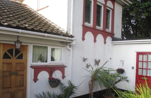 Dawlish Apartment | Cosy & Modern 2-Bedroom Apartment located in a quiet cul-de-sac in Dawlish