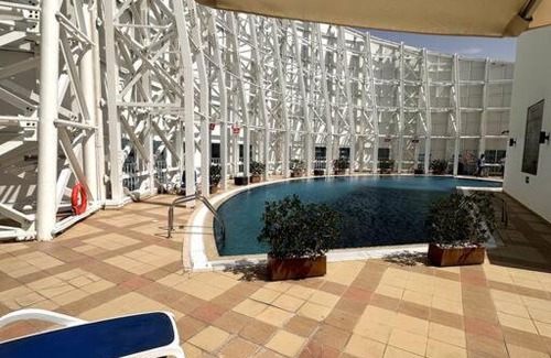 Jumeirah Lake Towers Apartment | Cosy Modern Studio with Lake View and Rooftop Pool in JLT Dubai