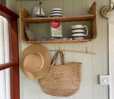 Tywyn Ski Chalet | Cosy private Chalet