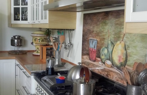 Monte Benichi House | Cosy private home in Medieval Village, with large terrace, pool and garden