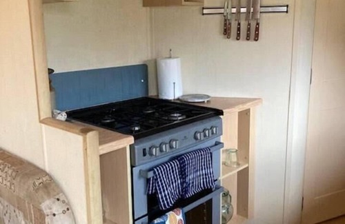 Treator Ski Chalet | Cosy, Quiet Static Caravan, Mawgan Porth, St Eval