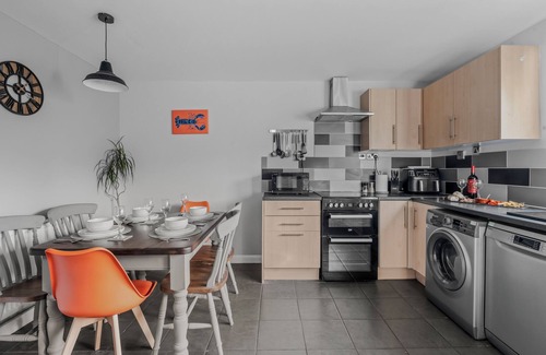Wickham Market House | Cosy Retreat - Sleeps 5/3 bedrooms - Parking - Wifi - Garden - close to Sizewell
