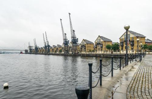 Docklands House | COSY RIVERVIEW-LONDON EXCEL CENTRE-O2 ARENA