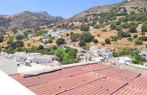 Aperathos House | Cosy Rooms in Traditional Cycladic House