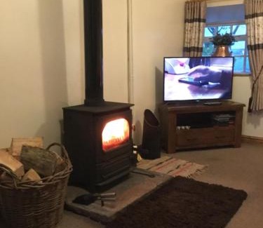 Longnor Apartment | Cosy Rural Cottage Peak District, Pets Welcome