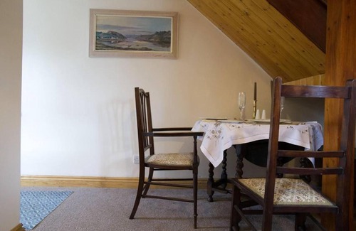 Crawcrook House | Cosy secret cottage in a beautiful walled garden