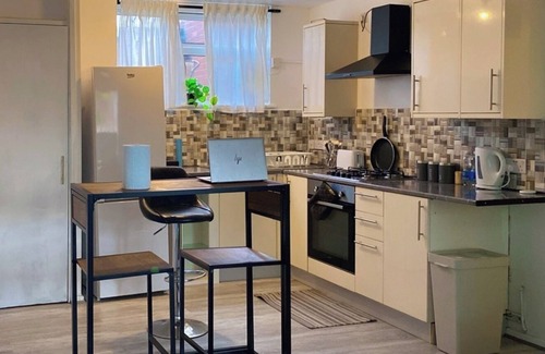 The Westside Apartment | Cosy & Spacious 1Bed + Balcony located in Birmingham City Centre
