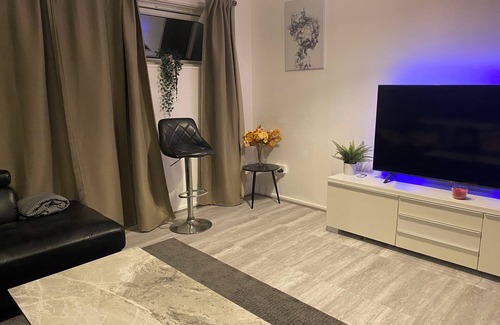 The Westside Apartment | Cosy & Spacious 1Bed + Balcony located in Birmingham City Centre