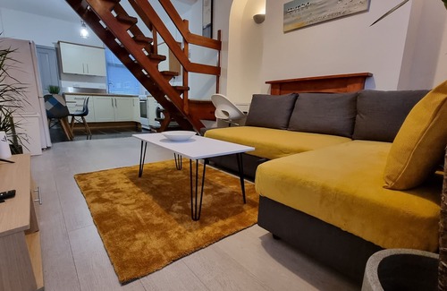 Stoke-on-Trent House | Cosy Stay in Stoke on Trent By Villazu