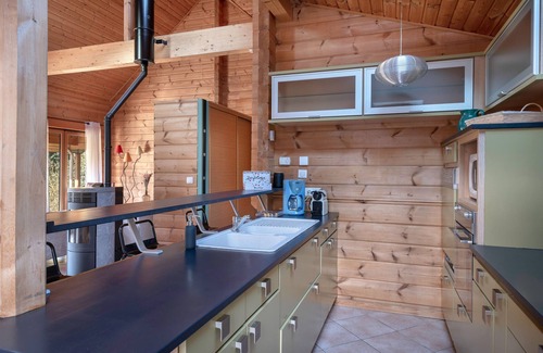 Sarzeau Ski Chalet | Cosy stay, wooden house for 8