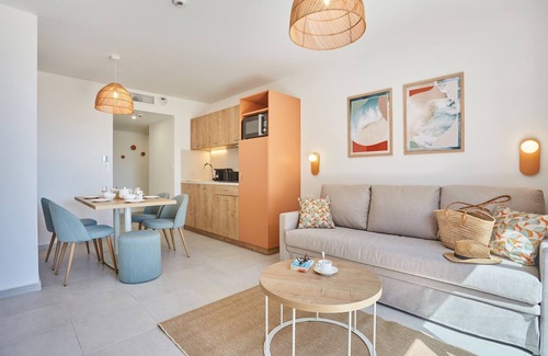 Giens Apartment | Cosy studio à 650m de la plage + accès piscine