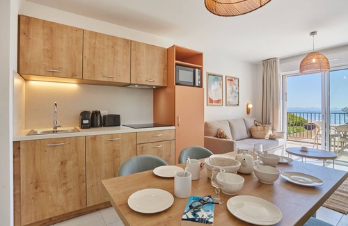 Giens Apartment | Cosy studio à 650m de la plage + accès piscine