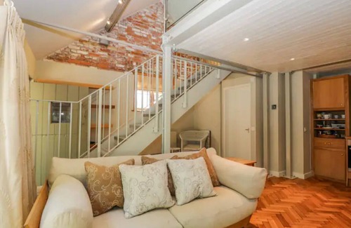 Hungerford Apartment | Cosy Studio Apartment - relax in the beautiful countryside surroundings