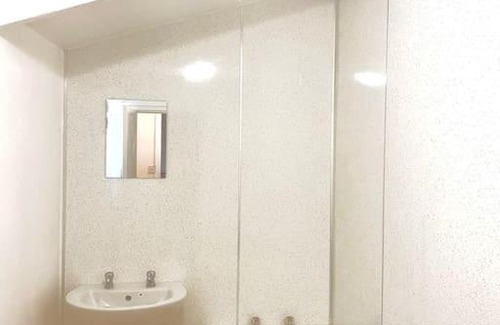 Exeter Apartment | Cosy Studio Apartment