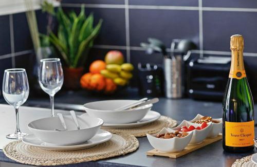 Suresnes Apartment | Cosy Studio Suresnes 10min de La Défense et 20min Paris