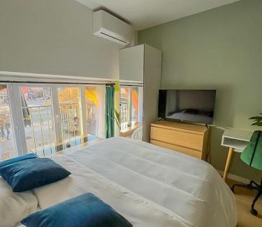 Saint-Cyprien Apartment | Cosy Studio Toulouse centre
