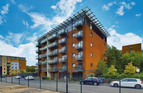 Sheffield Apartment | Cosy studio with balcony views