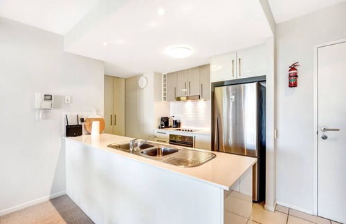 Caloundra Apartment | Cosy styled Apt w pool and spa