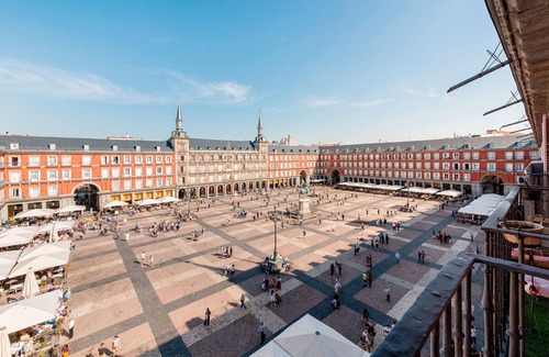 Sol Apartment | Cosy Suite in Plaza Mayor, Best for Couples. Plaza Mayor III